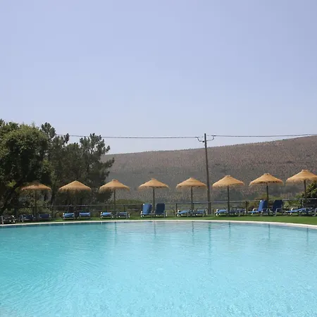 مكان تخييم Casas Da Gruta - *