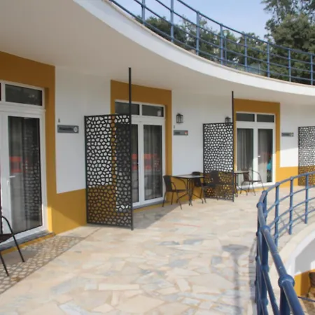 مكان تخييم Casas Da Gruta - *