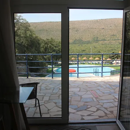 مكان تخييم Casas Da Gruta - Mira (Leiria)