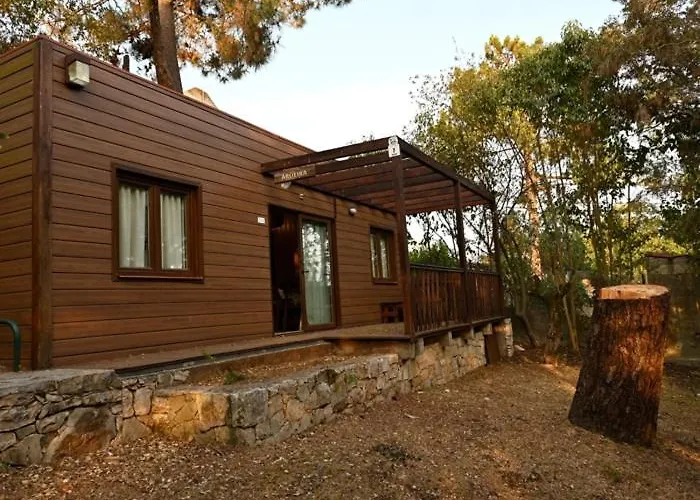 Casas Da Gruta - Camping