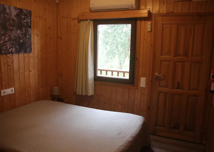 Casas Da Gruta - Camping *